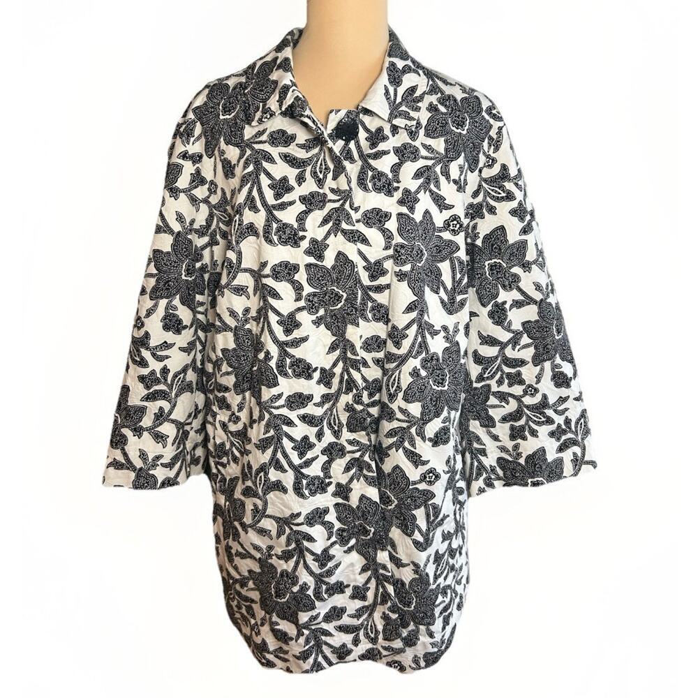 Chico's Artsy Floral Embossed Textured Cotton Jacket Monochrome Boho Size 3 Chic